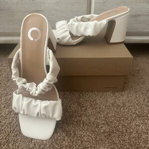 Journee white banded Sandler